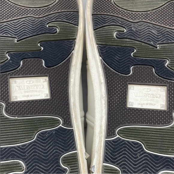 Valentino Garavani White Leather Sneakers. EU 38.5. - Picture 11 of 11